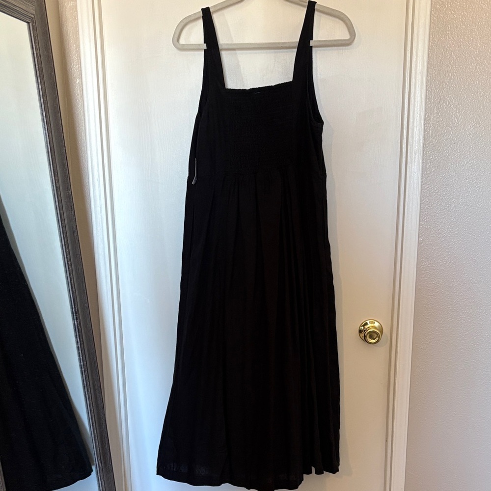 Linen Black Sleeveless Dress With Pockets